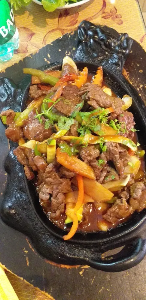 Bœuf Saté Sur Plaque Chauffante